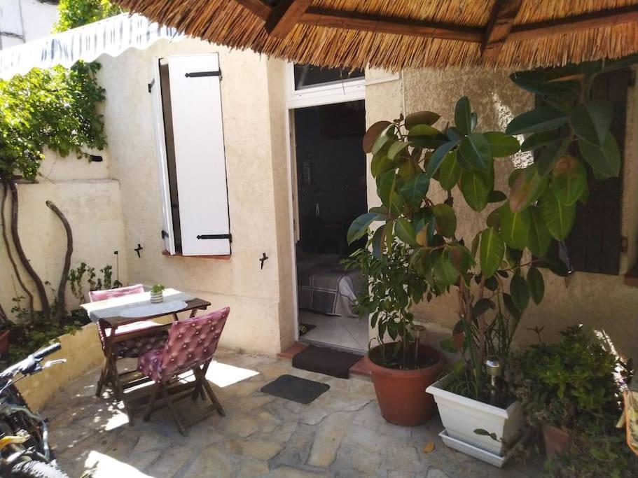 Studio Ideal Pour Deux Voyageurs Sur Marseille Eksteriør billede