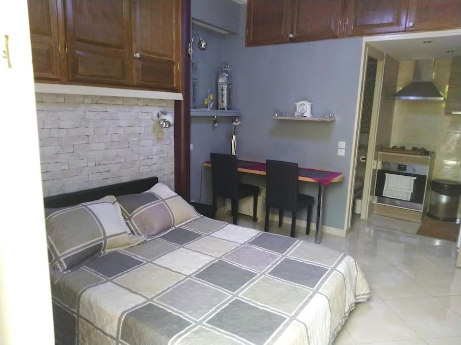 Studio Ideal Pour Deux Voyageurs Sur Marseille Eksteriør billede