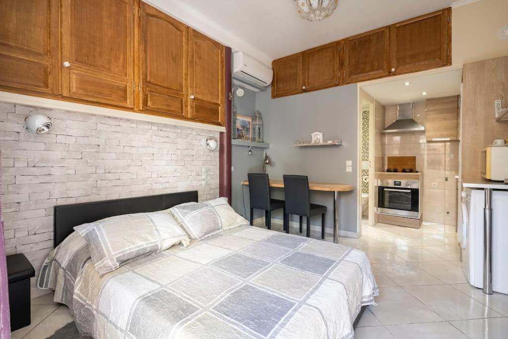 Studio Ideal Pour Deux Voyageurs Sur Marseille Eksteriør billede