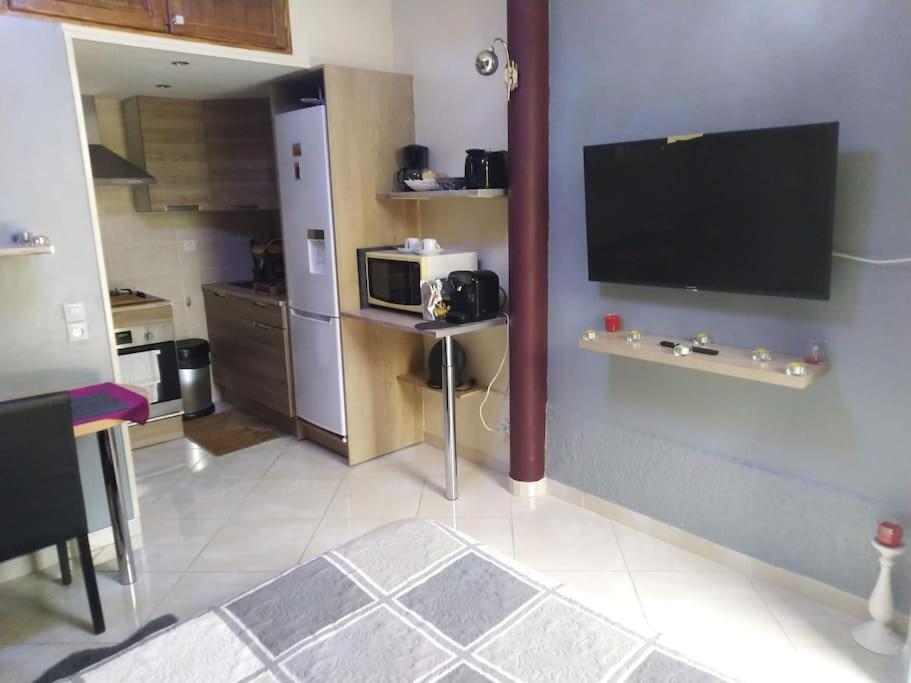 Studio Ideal Pour Deux Voyageurs Sur Marseille Eksteriør billede