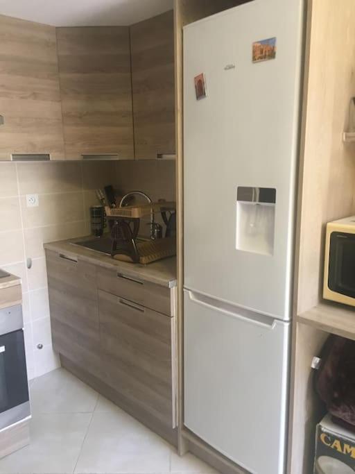 Studio Ideal Pour Deux Voyageurs Sur Marseille Eksteriør billede