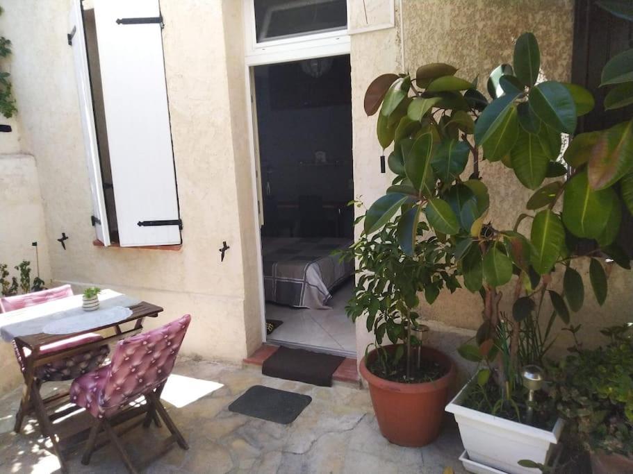 Studio Ideal Pour Deux Voyageurs Sur Marseille Eksteriør billede